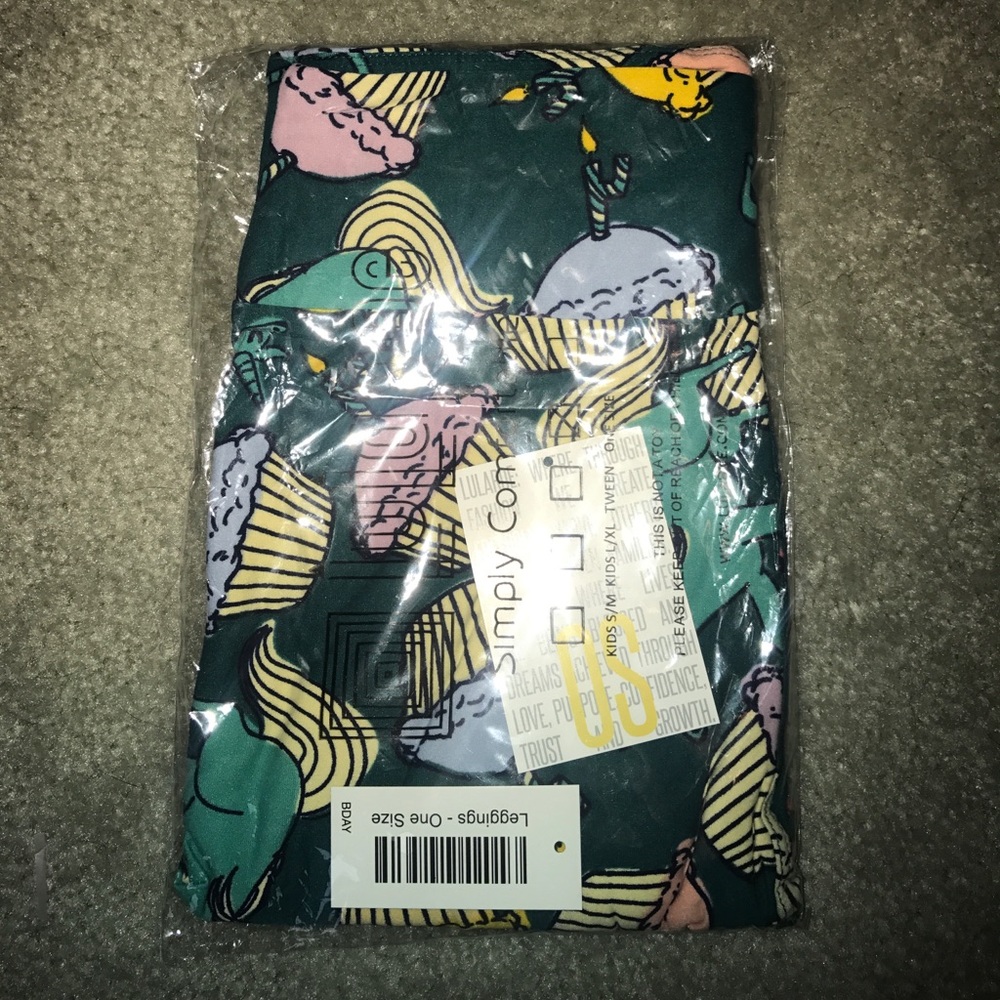 One Size LuLaRoe 4th Birthday Leggings