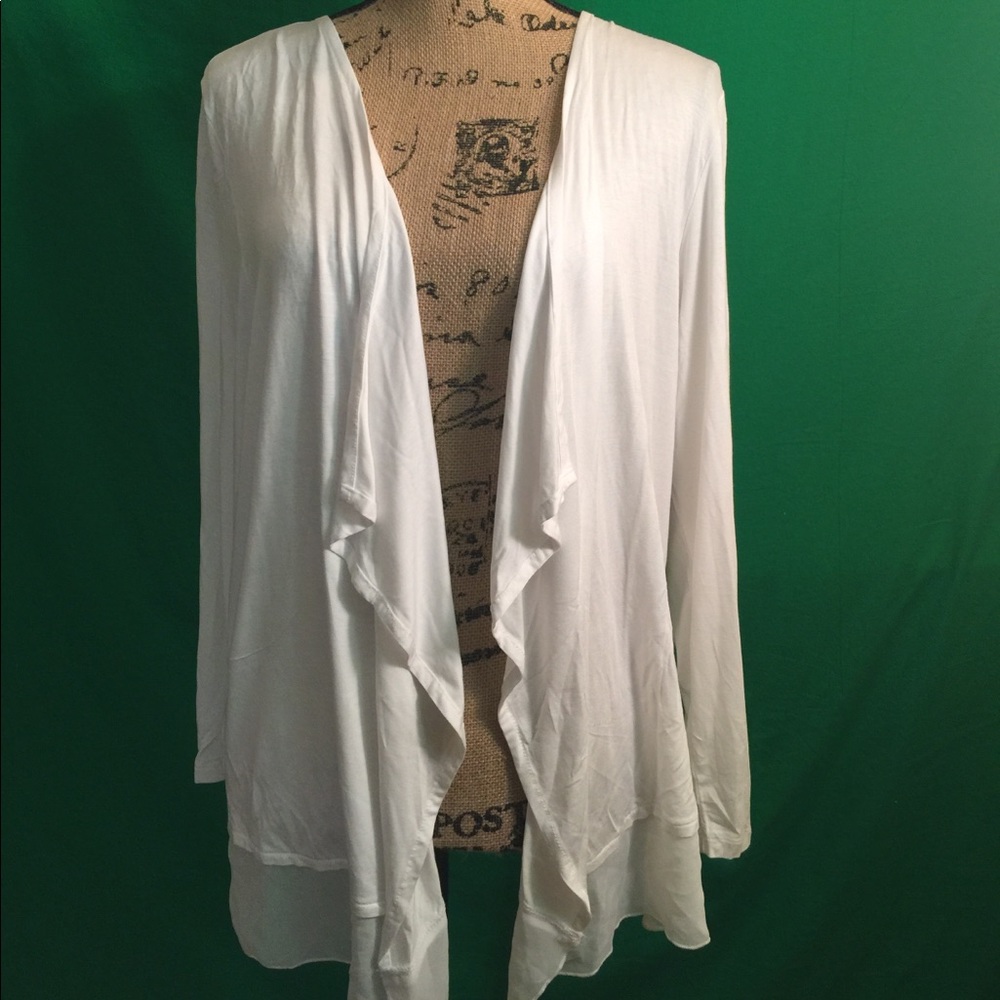 NWT White Tunic Size XL
