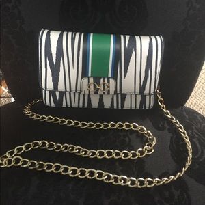 C Wonder convertible cross body