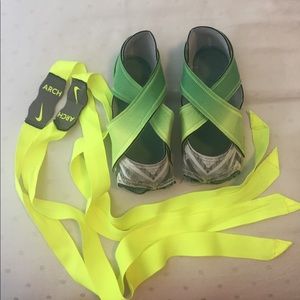 Nike Studio Wraps - size M with ribbons