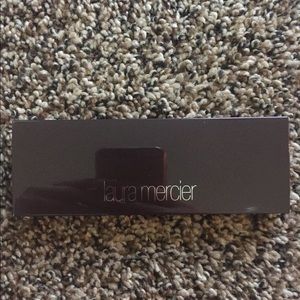 Laura Mercier eyeshadow and blush palette