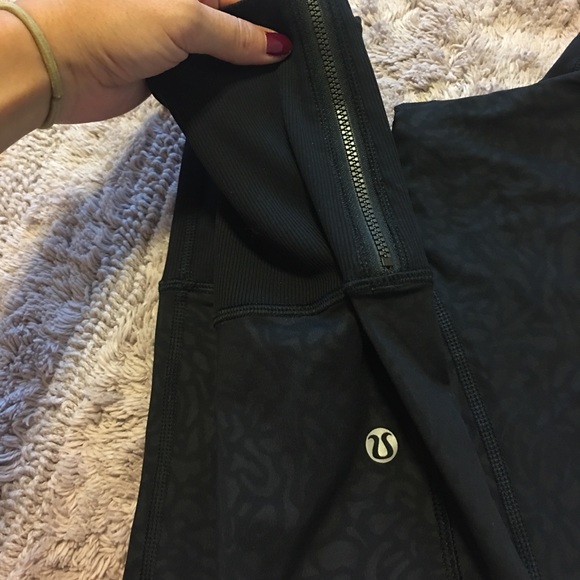 Lululemon Crop Leggings - Picture 3 of 8