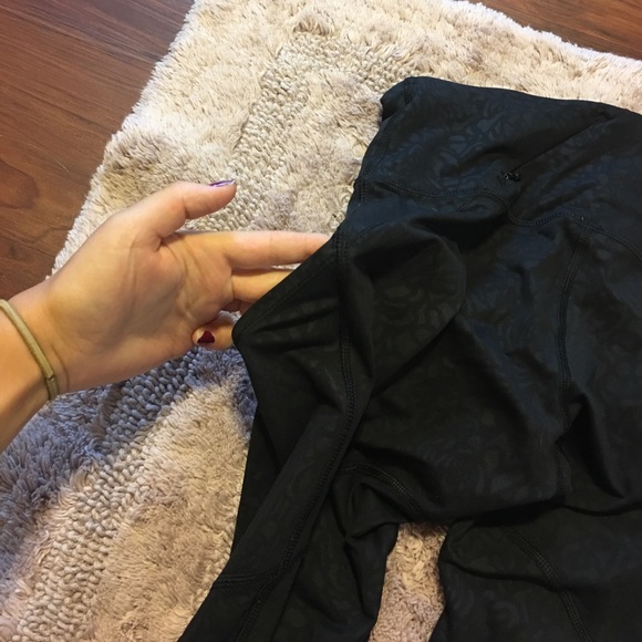 Lululemon Crop Leggings - Picture 7 of 8