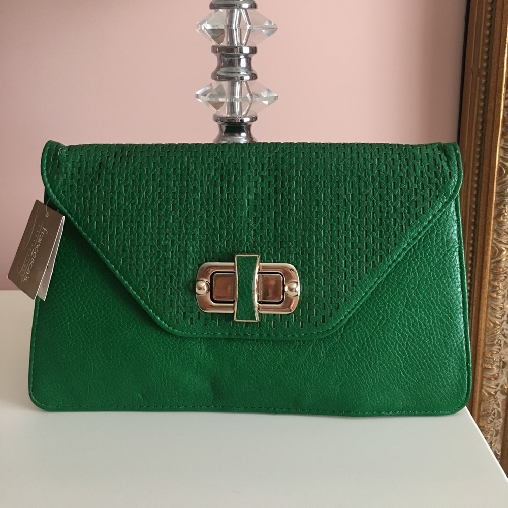 NEW WITH TAGS!  Never worn emerald green clutch