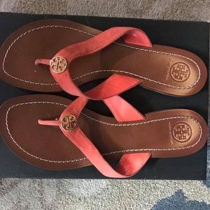 TORY BURCH (REDDISH ORANGE) THONG SLIDES