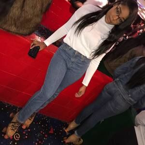 Meet your Posher, Whitney