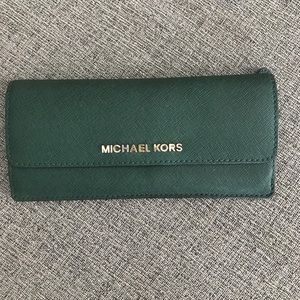 Michael Kors Jet Set Travel Slim Saffiano Wallet