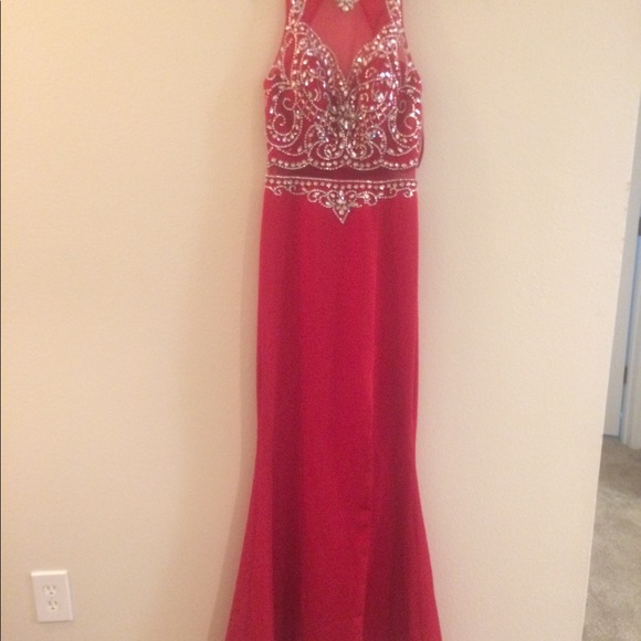 ⭐️SOLD⭐️Red Prom /Ball dress - Picture 4 of 4
