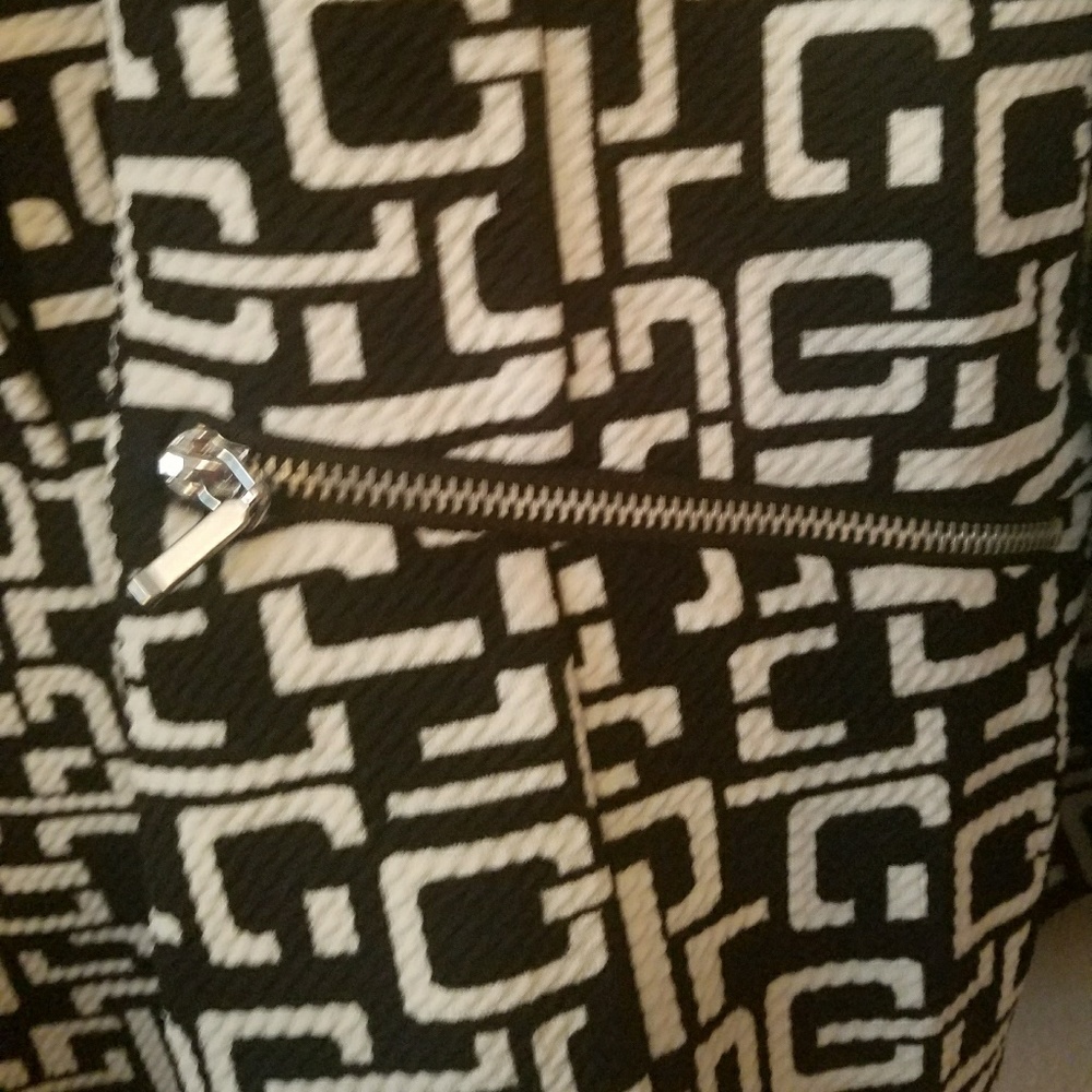 Blazer - Picture 2 of 4