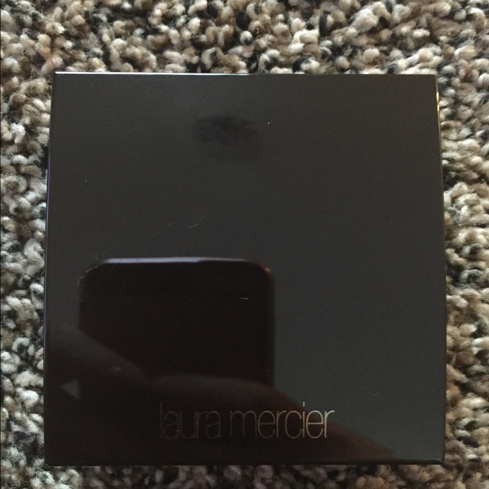 Laura Mercier highlight