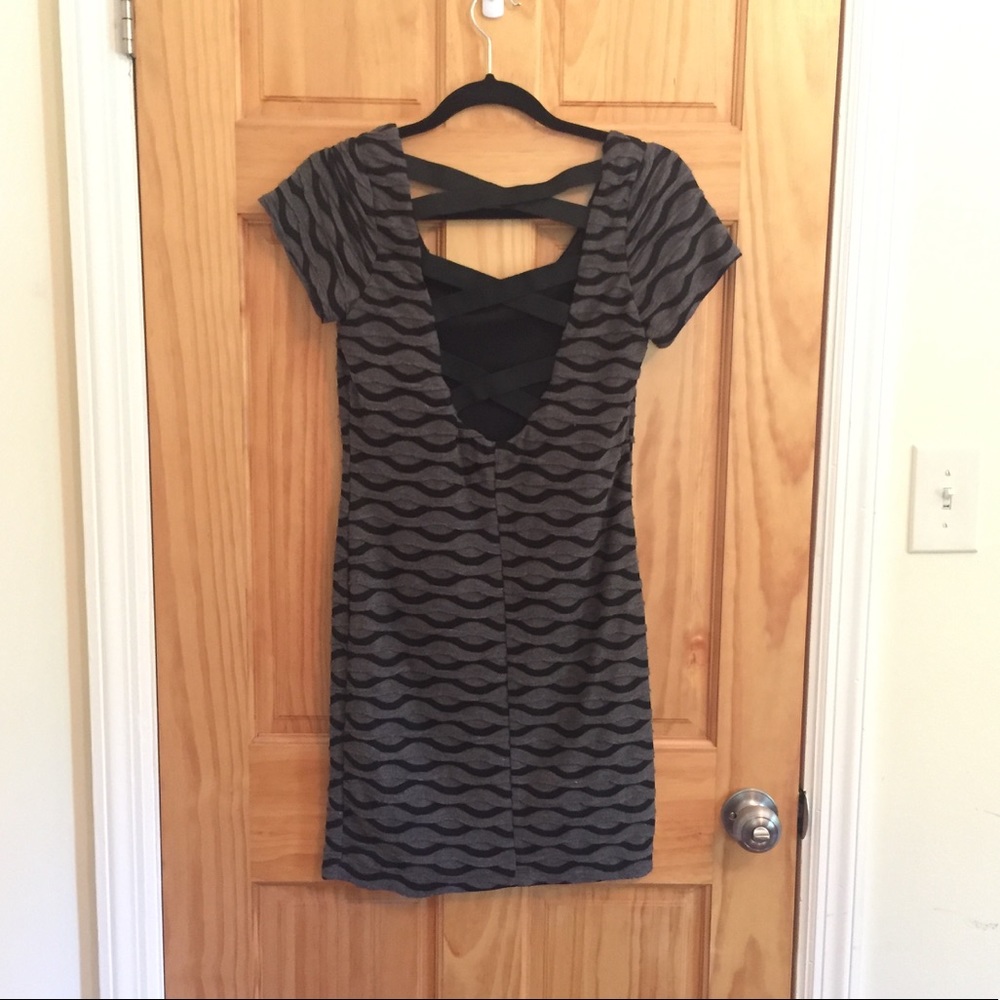 DONATED- Gray textured bodycon dress sz M - Picture 2 of 7