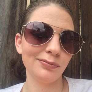 Meet your Posher, Bobbylee