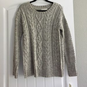 Women's Small Cable knit Sweater in light gray