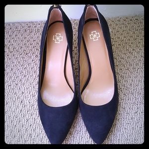 ANN TAYLOR - Navy Heels with Zipper