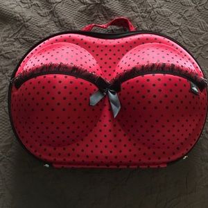 ⚡️PRICE DROPPED ⚡️💥💥Bra Travel Case