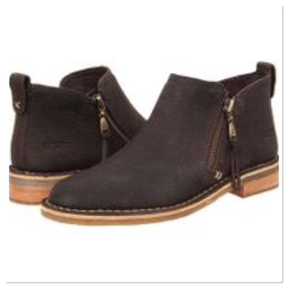 ✨Only 1 left✨NWOB Uggs leather ankle boots - Picture 3 of 8