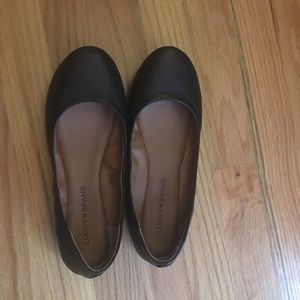 Black ballet flats