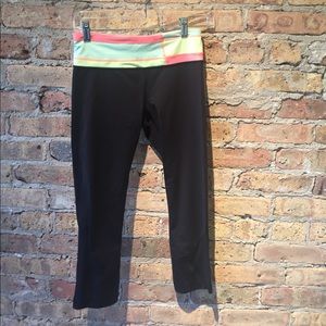 lululemon athletica Pants - Lululemon black crop legging, sz 4, 54406 lululemon athletica Pants - Lululemon black crop legging, sz 4, 54406