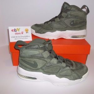 New Nike Air Max 2 UpTempo QS - Size 10 New Nike Air Max 2 UpTempo QS - Size 10