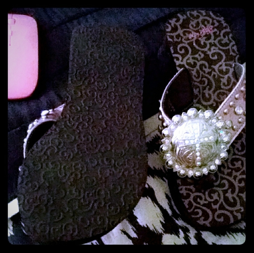 Cute (Like new) cross, jeweled platform flip flops