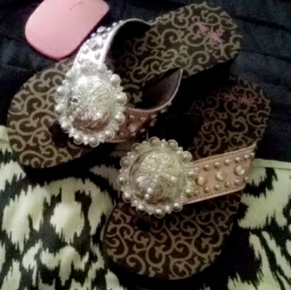 Cute (Like new) cross, jeweled platform flip flops - Picture 2 of 3