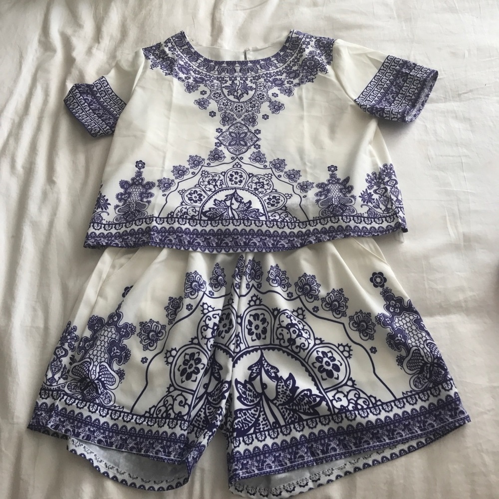 Brand new two piece set