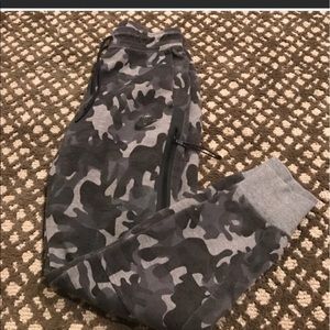 Camo Nike sweat pants/joggers