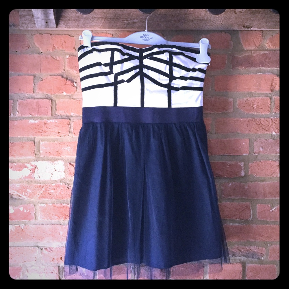 Strapless colorblock tulle cocktail dress