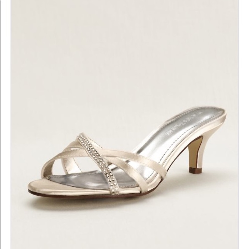 NIB Davids Bridal Rhinestone Champagne Kitten Heel