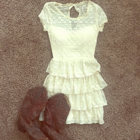 New B Darlin Cream Lace Ruffled Dress 3/4 - Picture 1 of 5