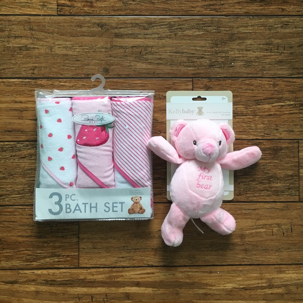 NWT Baby Bath Set And Bear