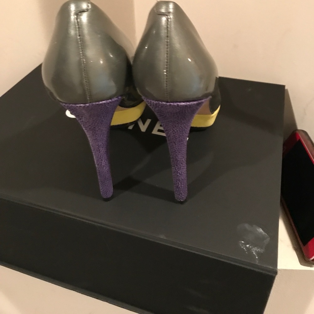 Pumps - Picture 3 of 4