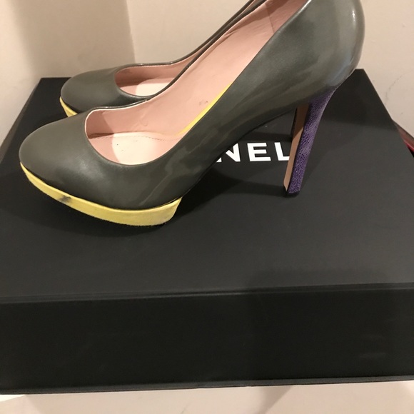 Pumps - Picture 2 of 4