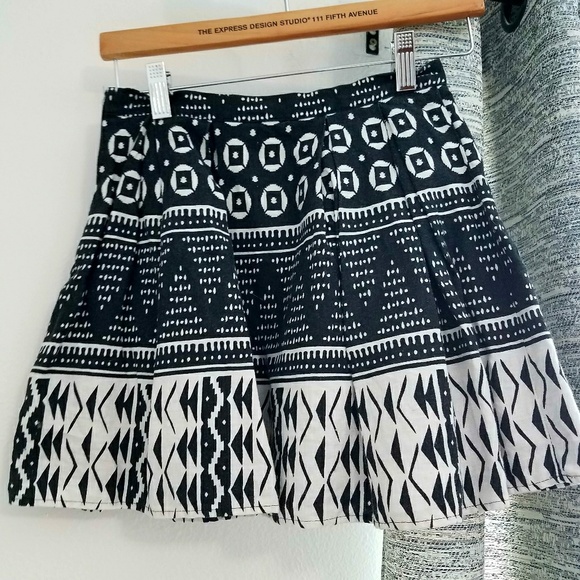 Black & White Pattern Mini Skirt - Picture 1 of 4