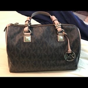 MIchael Kors purse