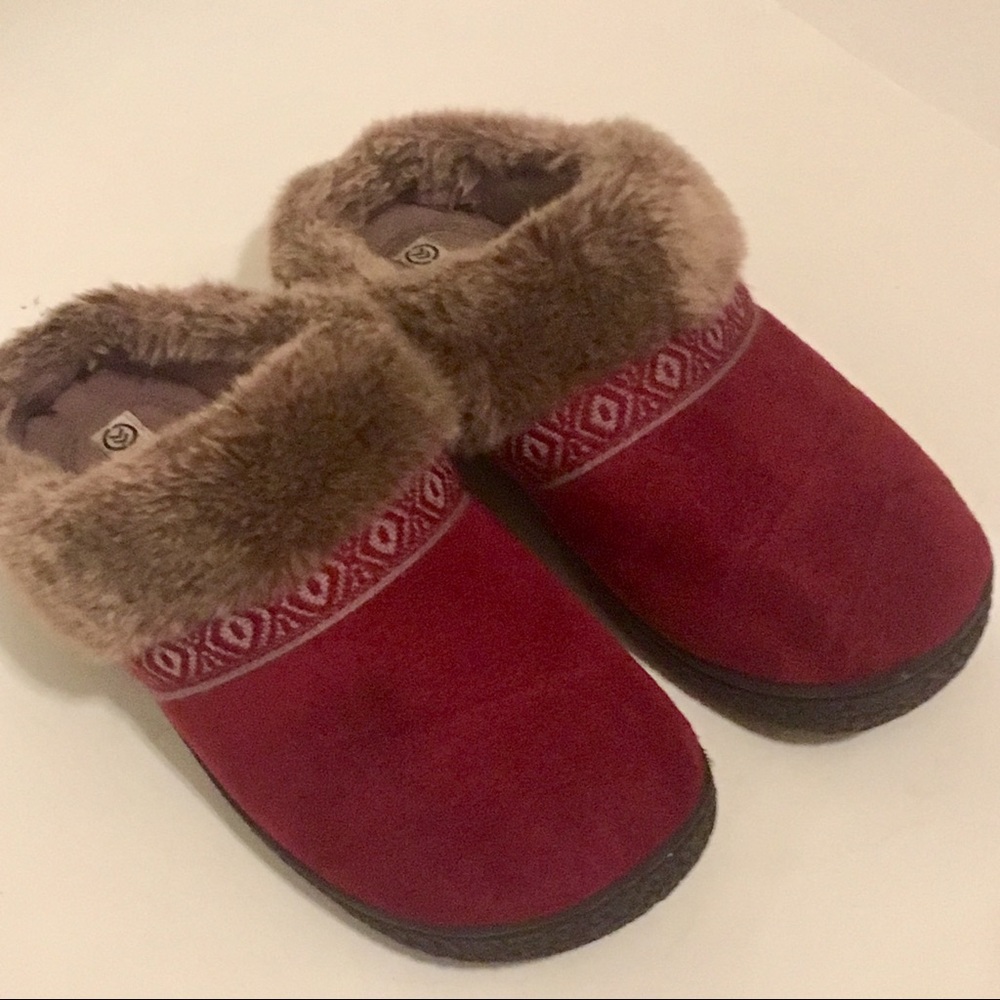 Comfy Isotoner Memory Foam Slippers