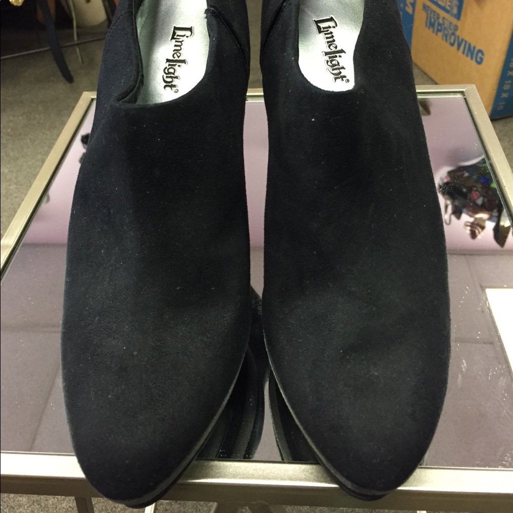 Ladies ankle boots/limelight