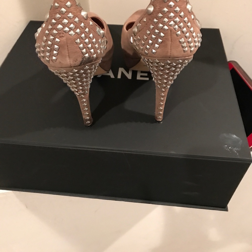 Pumps - Picture 3 of 4