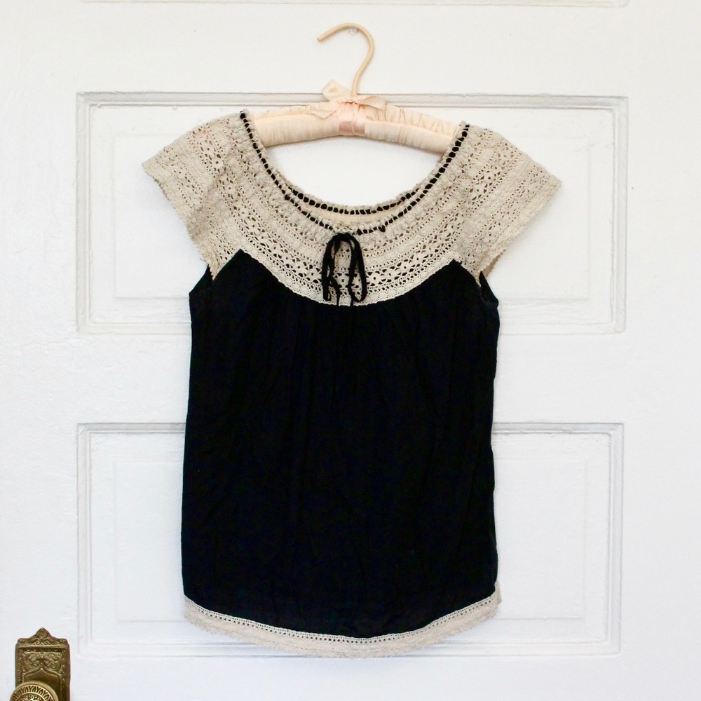 Lucky Brand Black and Tan Crochet Top Size XS