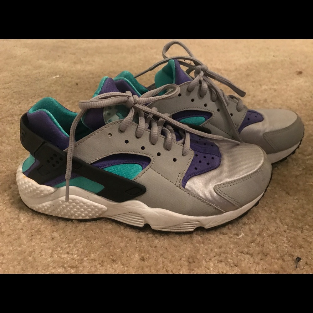 Huaraches 7.5 worn once selling for 50.00