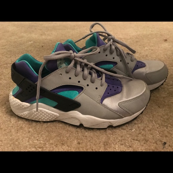Huaraches 7.5 worn once selling for 50.00 - Picture 1 of 3