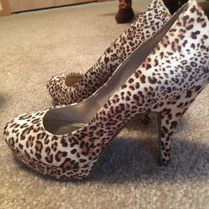 Unlisted by Kenneth Cole Heels