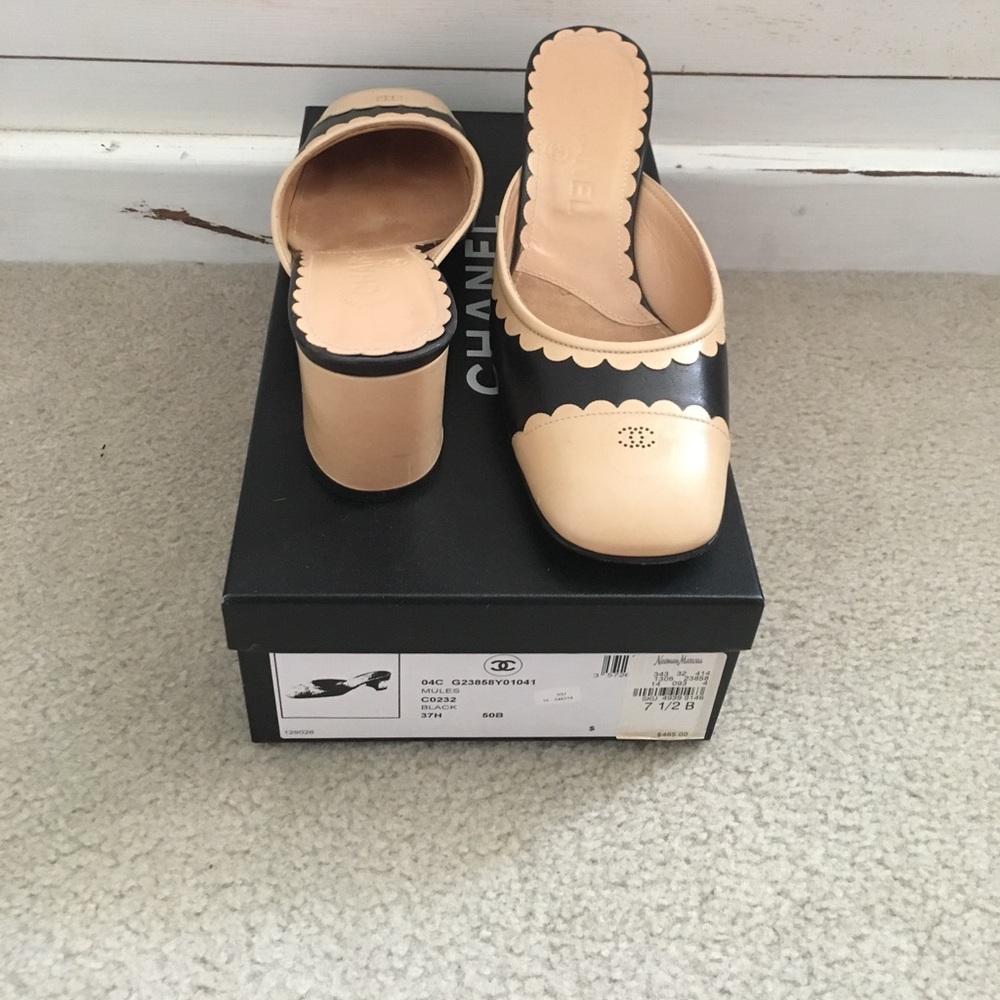 Chanel scallop black tan leather mules slides shoe