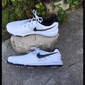 Nike Lunarlon Waterproof Black & White Golf Shoes Nike Lunarlon Waterproof Black & White Golf Shoes