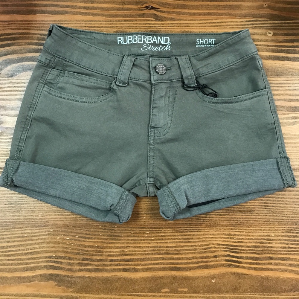 Army Green Rolled Up Shorts
