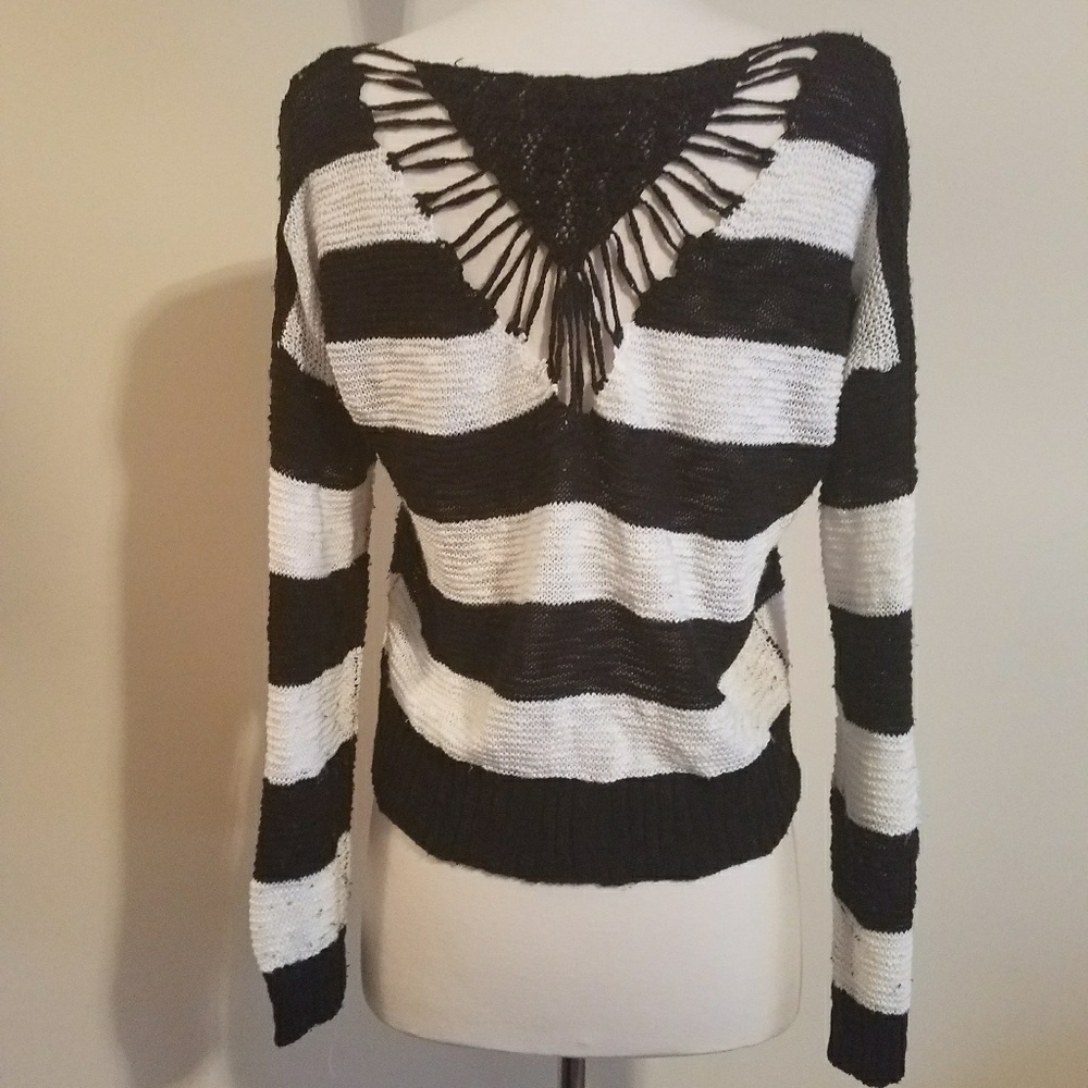 Top - Picture 2 of 2