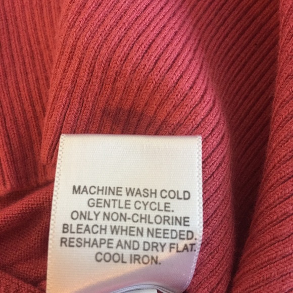 Coral Pink Banana Republic Sweater - Picture 7 of 7