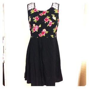 Xhilaration XXL Floral Dress w/Zipper back