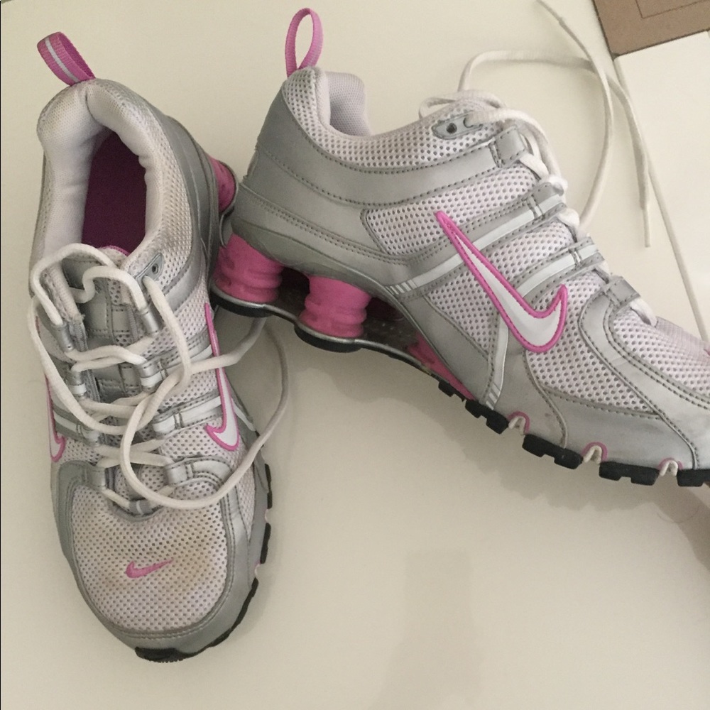 🌸 Nike Shox
