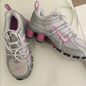 🌸 Nike Shox